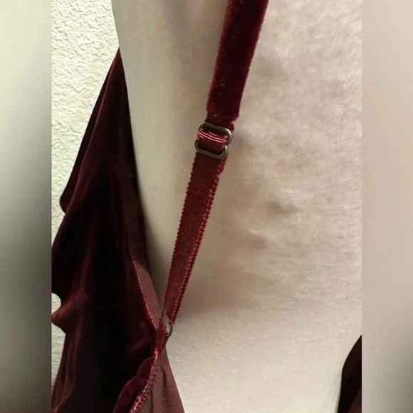 Alice + Olivia Bess Ombre Velvet Sleeveless Slip Dress size 10 - Picture 11 of 14